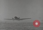 Immagine di C-47 piano dello Skytrain Il Nord Africa, 1943, secondo 59 filmato di repertorio 65675060466