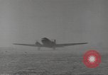 Immagine di C-47 piano dello Skytrain Il Nord Africa, 1943, secondo 60 filmato di repertorio 65675060466