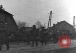 Standbild USA airborne Truppen Cheneaux Belgien, 1944, aus Sekunde 12 historischem Filmmaterial Videoclip 65675060479
