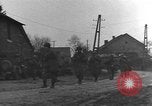 Standbild USA airborne Truppen Cheneaux Belgien, 1944, aus Sekunde 20 historischem Filmmaterial Videoclip 65675060479