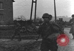 Standbild USA airborne Truppen Cheneaux Belgien, 1944, aus Sekunde 22 historischem Filmmaterial Videoclip 65675060479