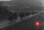 Standbild USA airborne Truppen Cheneaux Belgien, 1944, aus Sekunde 47 historischem Filmmaterial Videoclip 65675060479