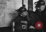 Image Les travailleurs de la mine terminent leur grève en décembre 1946 Westland Pennsylvanie, 1946, de la seconde 18 séquences d'archives historiques vidéo 65675060481