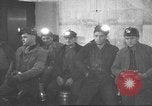 Image Les travailleurs de la mine terminent leur grève en décembre 1946 Westland Pennsylvanie, 1946, de la seconde 51 séquences d'archives historiques vidéo 65675060481