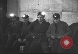Image Les travailleurs de la mine terminent leur grève en décembre 1946 Westland Pennsylvanie, 1946, de la seconde 54 séquences d'archives historiques vidéo 65675060481