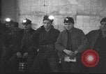 Image Les travailleurs de la mine terminent leur grève en décembre 1946 Westland Pennsylvanie, 1946, de la seconde 55 séquences d'archives historiques vidéo 65675060481