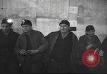Image Les travailleurs de la mine terminent leur grève en décembre 1946 Westland Pennsylvanie, 1946, de la seconde 60 séquences d'archives historiques vidéo 65675060481
