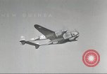 Standbild B-17 Flying Fortress New Georgia Island Solomon Islands USA, 1943, aus Sekunde 36 historischem Filmmaterial Videoclip 65675060485