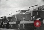 Standbild Waggons Kalkutta Indien, 1945, aus Sekunde 1 historischem Filmmaterial Videoclip 65675060488