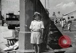 Standbild Waggons Kalkutta Indien, 1945, aus Sekunde 26 historischem Filmmaterial Videoclip 65675060488