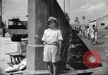 Standbild Waggons Kalkutta Indien, 1945, aus Sekunde 27 historischem Filmmaterial Videoclip 65675060488