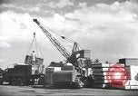Standbild Waggons Kalkutta Indien, 1945, aus Sekunde 55 historischem Filmmaterial Videoclip 65675060488