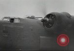 Standbild B-24 Liberator Bomber Kahili Papua Neu Guinea, 1943, aus Sekunde 10 historischem Filmmaterial Videoclip 65675060498