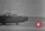 Standbild B-24 Liberator Bomber Kahili Papua Neu Guinea, 1943, aus Sekunde 15 historischem Filmmaterial Videoclip 65675060498