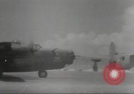 Standbild B-24 Liberator Bomber Kahili Papua Neu Guinea, 1943, aus Sekunde 17 historischem Filmmaterial Videoclip 65675060498