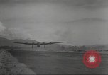Standbild B-24 Liberator Bomber Kahili Papua Neu Guinea, 1943, aus Sekunde 21 historischem Filmmaterial Videoclip 65675060498