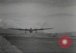 Standbild B-24 Liberator Bomber Kahili Papua Neu Guinea, 1943, aus Sekunde 22 historischem Filmmaterial Videoclip 65675060498