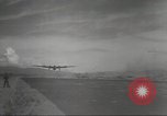 Standbild B-24 Liberator Bomber Kahili Papua Neu Guinea, 1943, aus Sekunde 29 historischem Filmmaterial Videoclip 65675060498