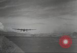 Standbild B-24 Liberator Bomber Kahili Papua Neu Guinea, 1943, aus Sekunde 30 historischem Filmmaterial Videoclip 65675060498