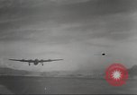Standbild B-24 Liberator Bomber Kahili Papua Neu Guinea, 1943, aus Sekunde 31 historischem Filmmaterial Videoclip 65675060498