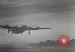 Standbild B-24 Liberator Bomber Kahili Papua Neu Guinea, 1943, aus Sekunde 33 historischem Filmmaterial Videoclip 65675060498