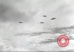 Standbild B-24 Liberator Bomber Kahili Papua Neu Guinea, 1943, aus Sekunde 39 historischem Filmmaterial Videoclip 65675060498