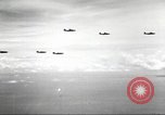 Standbild B-24 Liberator Bomber Kahili Papua Neu Guinea, 1943, aus Sekunde 45 historischem Filmmaterial Videoclip 65675060498