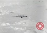 Standbild B-24 Liberator Bomber Kahili Papua Neu Guinea, 1943, aus Sekunde 46 historischem Filmmaterial Videoclip 65675060498