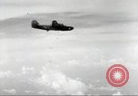 Standbild B-24 Liberator Bomber Kahili Papua Neu Guinea, 1943, aus Sekunde 50 historischem Filmmaterial Videoclip 65675060498