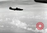 Standbild B-24 Liberator Bomber Kahili Papua Neu Guinea, 1943, aus Sekunde 52 historischem Filmmaterial Videoclip 65675060498