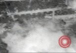 Standbild B-24 Liberator Bomber Kahili Papua Neu Guinea, 1943, aus Sekunde 61 historischem Filmmaterial Videoclip 65675060498