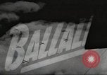 Standbild B-24 Liberator Bomber Insel Ballale Salomonen, 1943, aus Sekunde 5 historischem Filmmaterial Videoclip 65675060499
