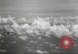 Standbild B-24 Liberator Bomber Insel Ballale Salomonen, 1943, aus Sekunde 11 historischem Filmmaterial Videoclip 65675060499