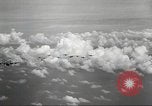 Standbild B-24 Liberator Bomber Insel Ballale Salomonen, 1943, aus Sekunde 14 historischem Filmmaterial Videoclip 65675060499