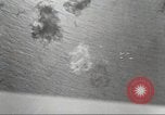 Standbild B-24 Liberator Bomber Insel Ballale Salomonen, 1943, aus Sekunde 18 historischem Filmmaterial Videoclip 65675060499