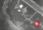 Standbild B-24 Liberator Bomber Insel Ballale Salomonen, 1943, aus Sekunde 20 historischem Filmmaterial Videoclip 65675060499