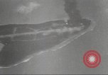 Standbild B-24 Liberator Bomber Insel Ballale Salomonen, 1943, aus Sekunde 35 historischem Filmmaterial Videoclip 65675060499
