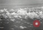 Standbild B-24 Liberator Bomber Insel Ballale Salomonen, 1943, aus Sekunde 39 historischem Filmmaterial Videoclip 65675060499