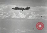 Standbild B-24 Liberator Bomber Insel Ballale Salomonen, 1943, aus Sekunde 41 historischem Filmmaterial Videoclip 65675060499