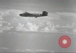 Standbild B-24 Liberator Bomber Insel Ballale Salomonen, 1943, aus Sekunde 43 historischem Filmmaterial Videoclip 65675060499