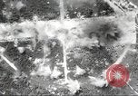 Standbild B-24 Liberator Bomber Insel Ballale Salomonen, 1943, aus Sekunde 47 historischem Filmmaterial Videoclip 65675060499