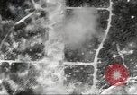 Standbild B-24 Liberator Bomber Insel Ballale Salomonen, 1943, aus Sekunde 49 historischem Filmmaterial Videoclip 65675060499