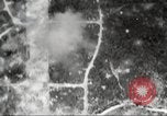 Standbild B-24 Liberator Bomber Insel Ballale Salomonen, 1943, aus Sekunde 52 historischem Filmmaterial Videoclip 65675060499