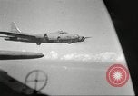 Standbild B-24 Liberator Bomber Rekata Insel Salomonen, 1943, aus Sekunde 6 historischem Filmmaterial Videoclip 65675060501