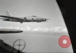 Standbild B-24 Liberator Bomber Rekata Insel Salomonen, 1943, aus Sekunde 7 historischem Filmmaterial Videoclip 65675060501