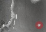 Standbild B-24 Liberator Bomber Rekata Insel Salomonen, 1943, aus Sekunde 14 historischem Filmmaterial Videoclip 65675060501