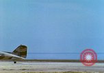 Image C-47 Plan de Skytrain Vietnam, 1967, de la seconde 12 séquences d'archives historiques vidéo 65675060512