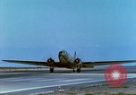 Image C-47 Plan de Skytrain Vietnam, 1967, de la seconde 31 séquences d'archives historiques vidéo 65675060512