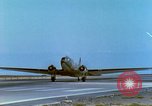 Image C-47 Plan de Skytrain Vietnam, 1967, de la seconde 33 séquences d'archives historiques vidéo 65675060512
