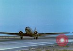 Image C-47 Plan de Skytrain Vietnam, 1967, de la seconde 35 séquences d'archives historiques vidéo 65675060512